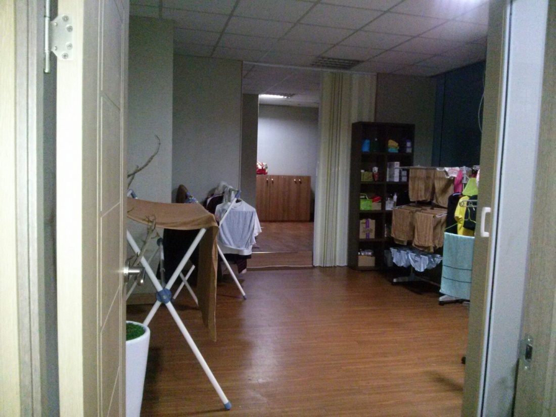 (강남 수서 더풋샵 )여자1명 상주, 출퇴근 선생님 구해요